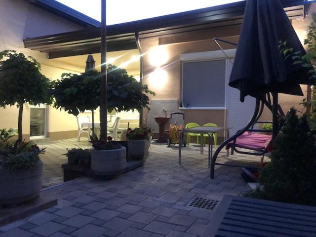 Myhome2 Subotica Exteriör bild